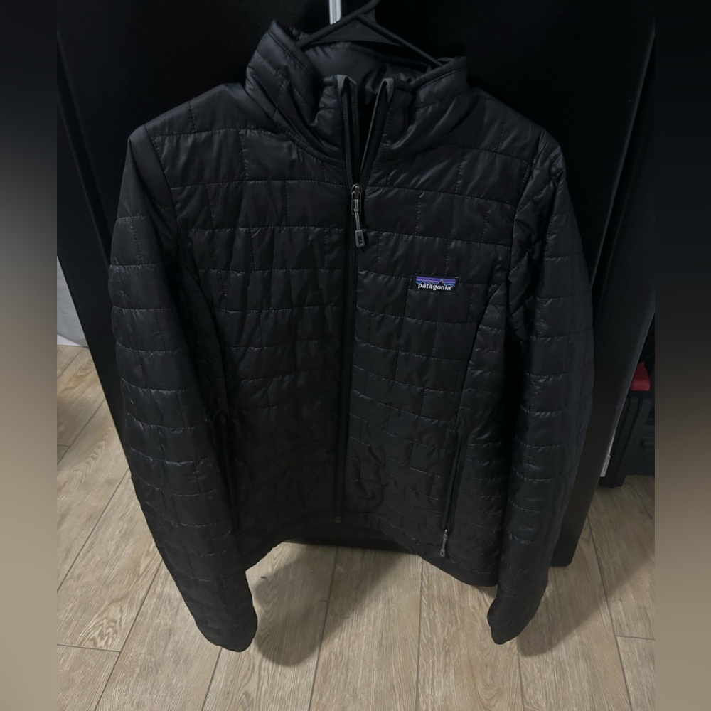 women’s size medium puffer coat